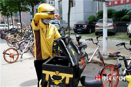 �����£��Ͳ͸��c�r(sh��)�gِ��